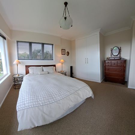 Grange Harbour View B&B Тауранга Екстериор снимка